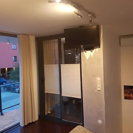 Deluxe & Apartahotel 2*