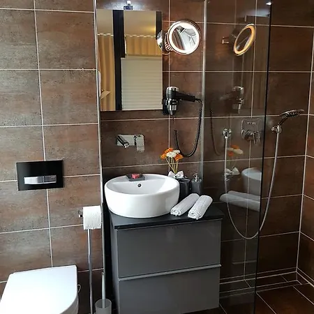 Apartahotel Deluxe & Vösendorf
