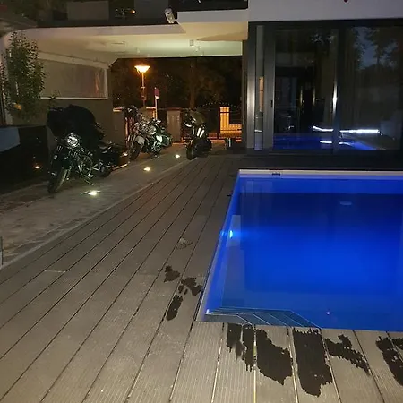 Apartahotel Deluxe & 2*